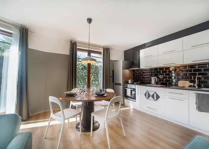 Host2u New 2 Bd, Fireplace, Free Parking