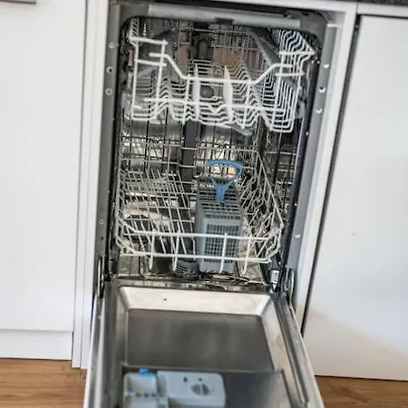 Host2u New 2 Bd, Fireplace, Free Parking