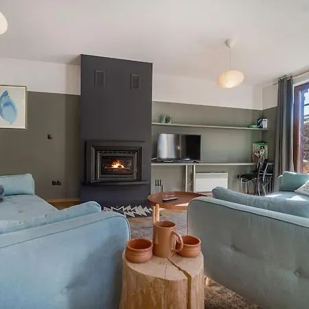 Apartment Host2u New 2 Bd, Fireplace, Free Parking