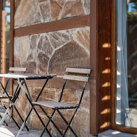 Apartment Host2u New 2 Bd, Fireplace, Free Parking *