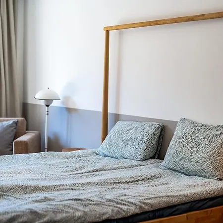 Host2u New 2 Bd, Fireplace, Free Parking *