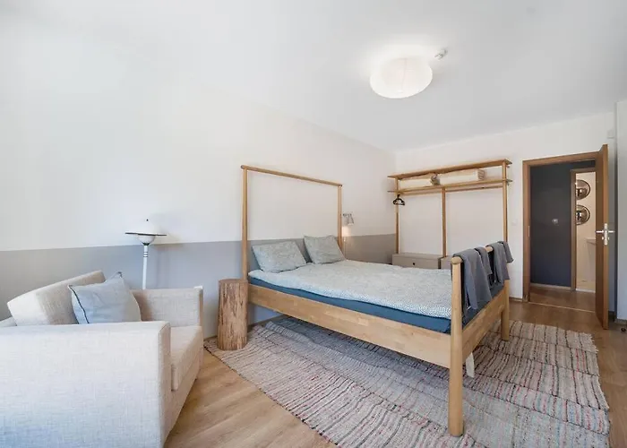 Apartmán Host2u New 2 Bd, Fireplace, Free Parking